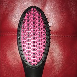 Ceramic Hair Straightening Brush!
